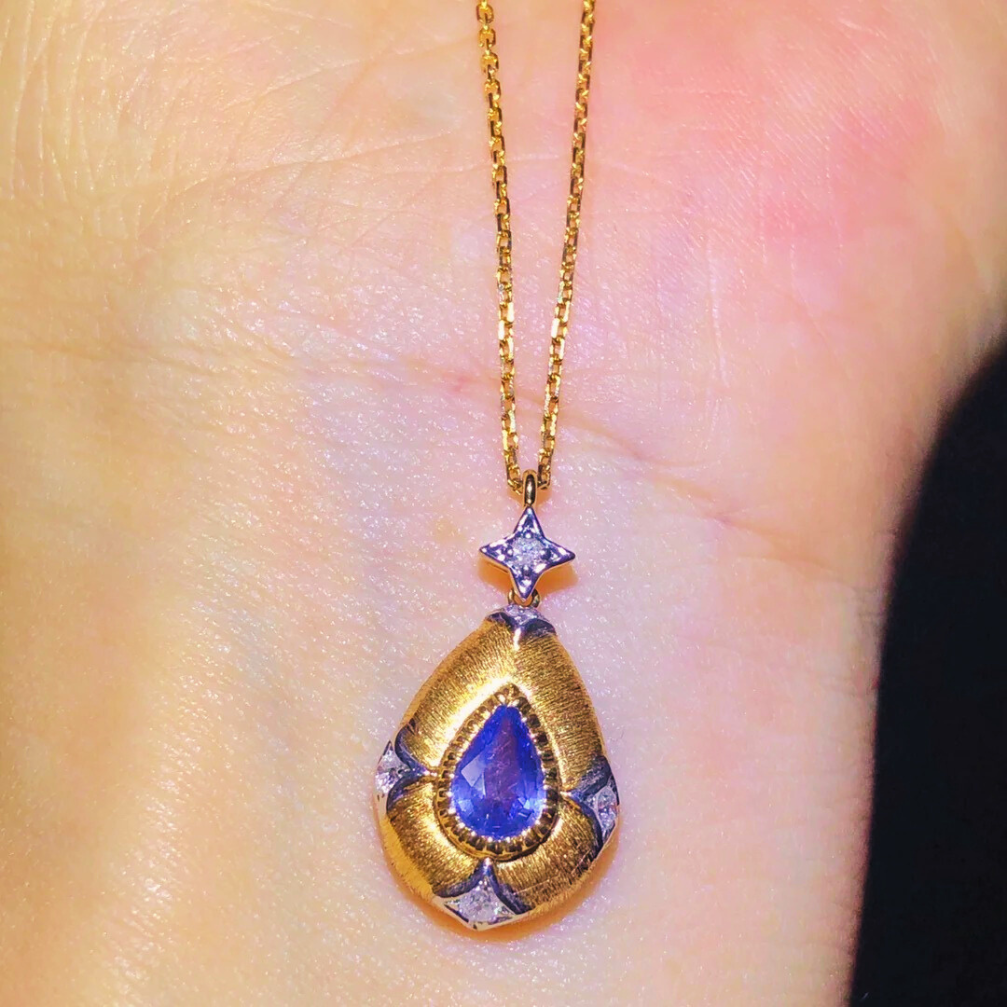 18k gold sapphire cornflower necklace: the essence of elegance