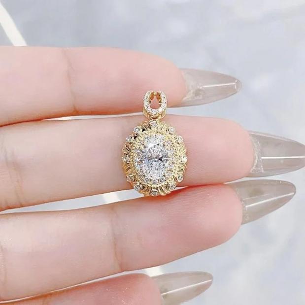 dreamlight golden lab-grown diamond egg pendant in 18k yellow gold