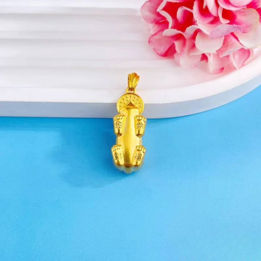 lucky pi xiu gold pendant – moissanite inlaid with 5d cyan-free design, featuring a coin pattern