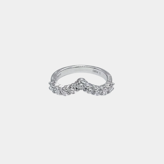 V-Shaped Lab-Grown Diamond Ring in Platinum Pt950 – Inspired by Love